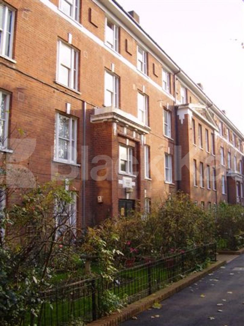 			1 Bedroom, 1 bath, 1 reception Flat			 Peckett Square, HIGHBURY N5